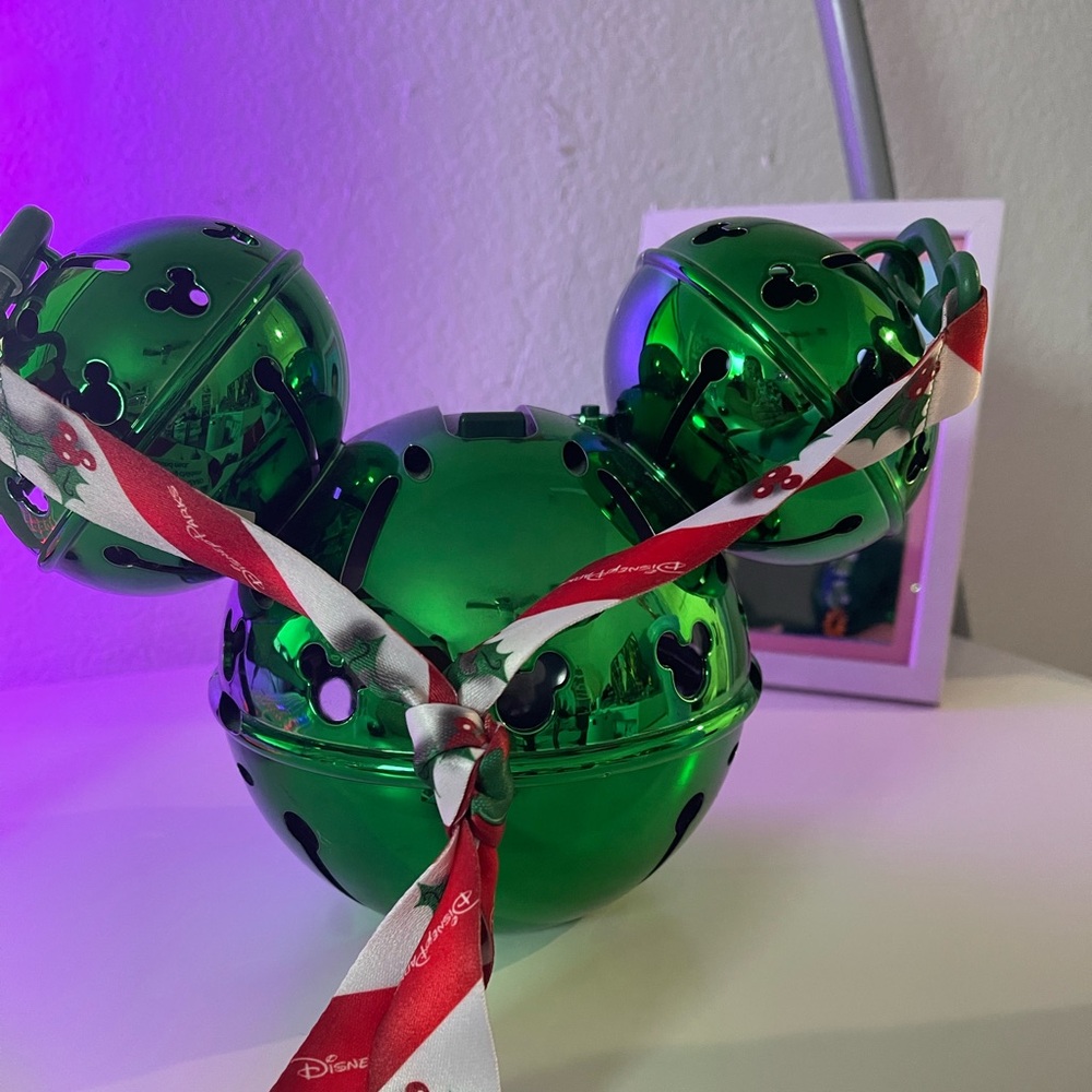 Disney Sipper Cup Green Christmas Holiday Mickey Jingle Bell Light Up NEW